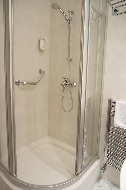 Hotel Coronet Prague 4*,